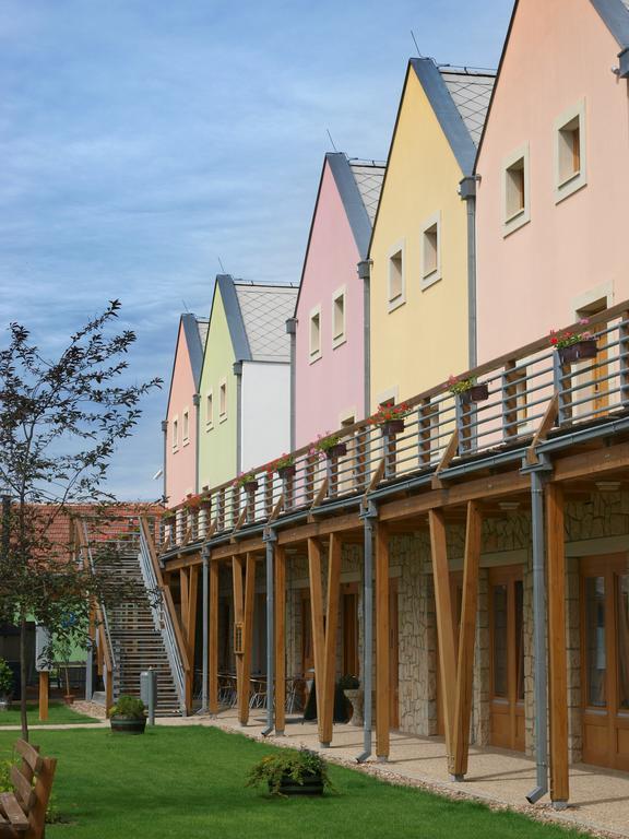 Hotel Kraví Hora Bořetice Exterior foto